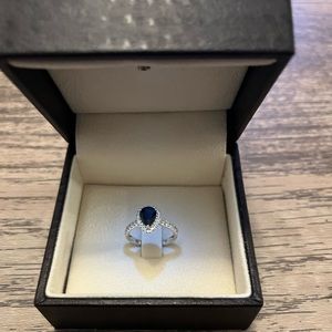 Brand NEW! Never WORN! Beautiful 1.15 Carat Ring Pearl Shaped Sapphire